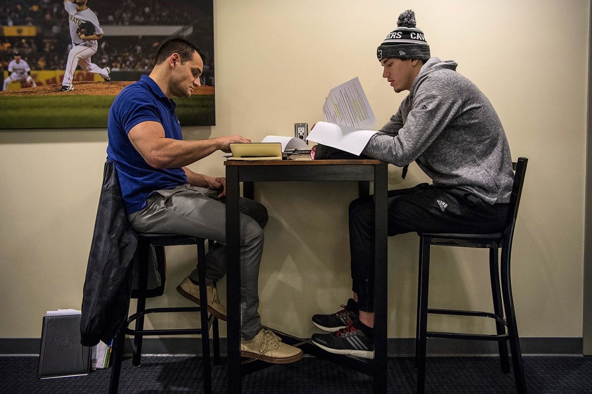 2017-UCLA-Mens-basketball-behind-the-scenes-SI684_TK1_00674.jpg